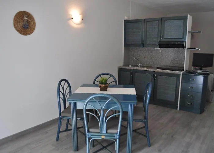 Il Porticciolo Residence 아파트호텔 비베로네